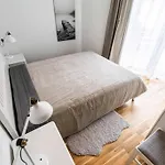 Comfortable In Prestigious Seaside Area